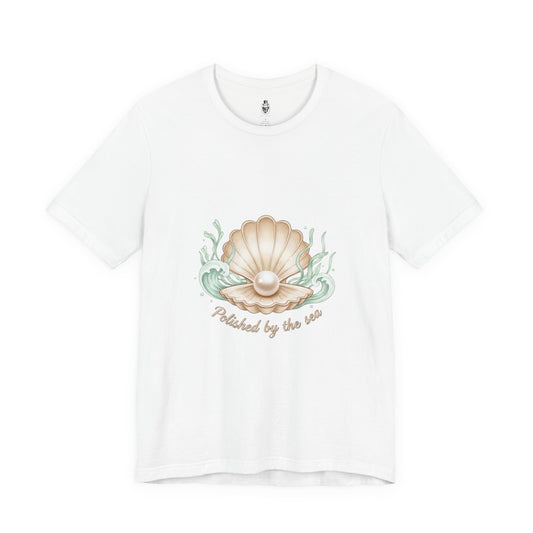 Pearl Shell Illustration Tee | shell motif design, sea chic aesthetic