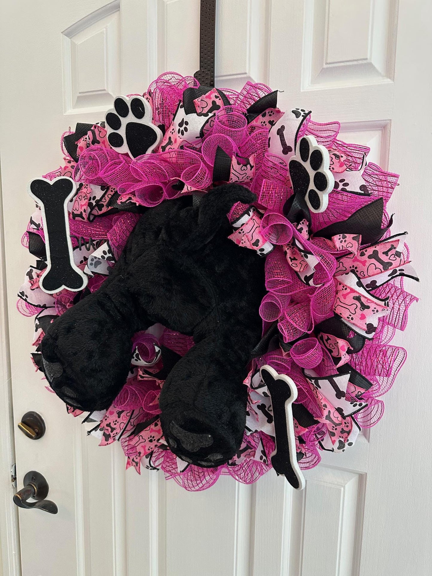 Dog Lover’s Pink & Black Deco Mesh Wreath – Paw Print and Bone Accents, Pet Lovers Gift