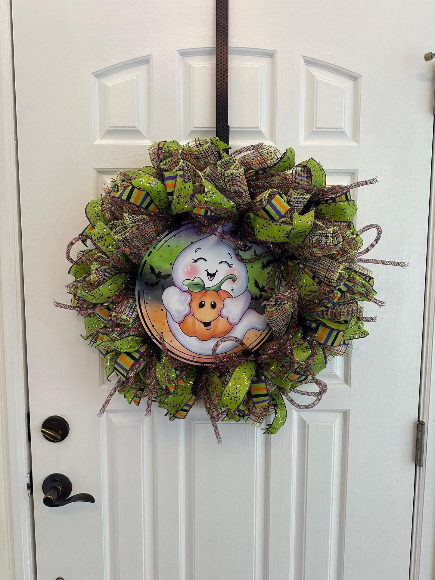 Whimsical Ghost & Pumpkin Halloween Wreath – Festive Front Door Décor