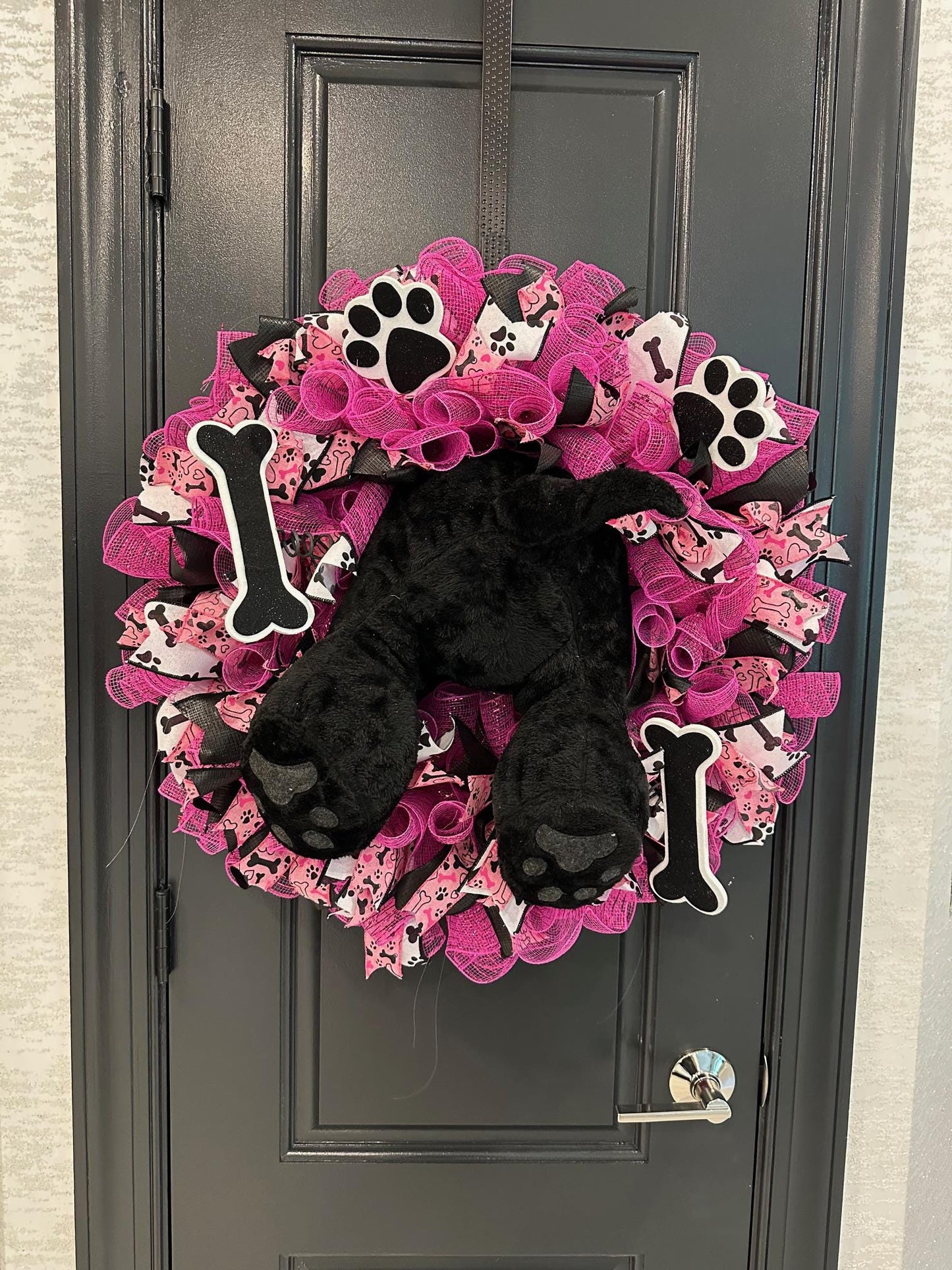 Dog Lover’s Pink & Black Deco Mesh Wreath – Paw Print and Bone Accents, Pet Lovers Gift